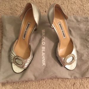 🔥authentic Manolo Blahnik silver heels